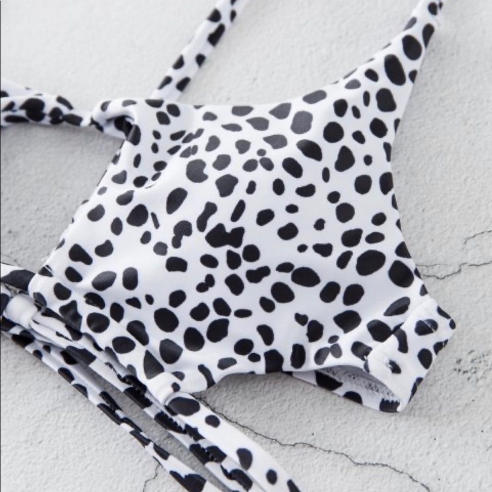 Swimsuit - Picture 3 of 4